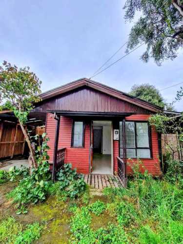 En Venta Casa remodelada en Jardines del Claro, Las Amapolas N°169
